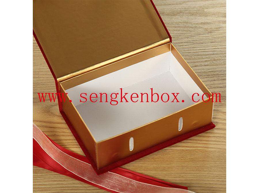 Boîte-cadeau en papier avec ruban portable