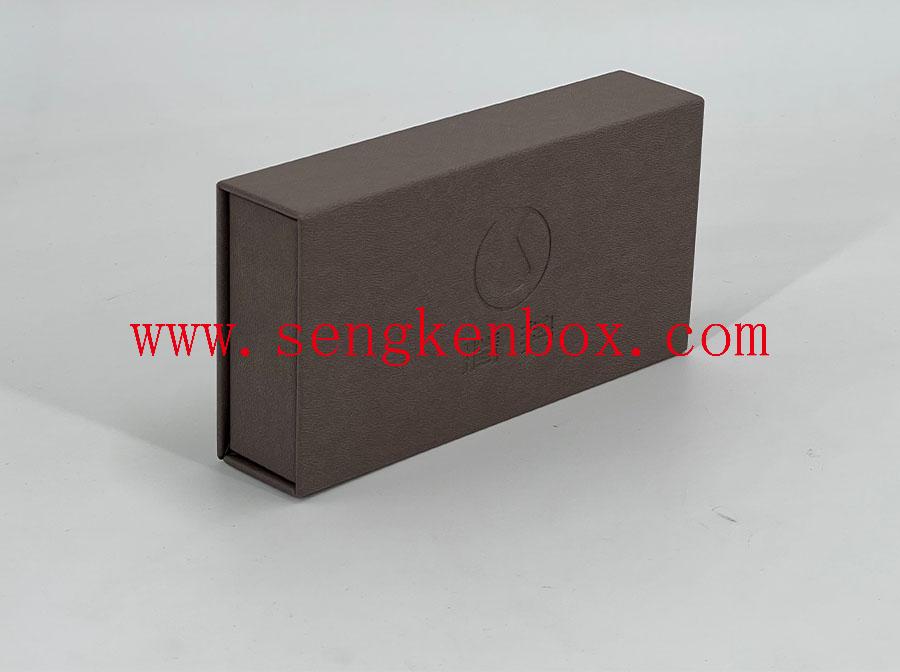 Boîte d'emballage en cuir avec texte d'introduction personnalisé