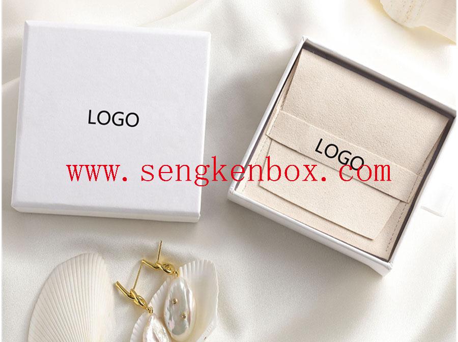 Boîte en papier avec logo personnalisé