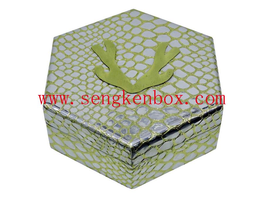 Boîte cadeau en cuir de forme hexagonale