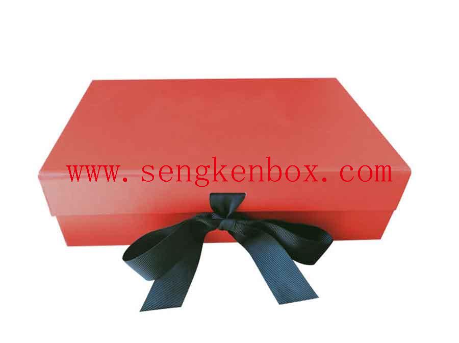 Boîte-cadeau en papier de couleur personnalisée