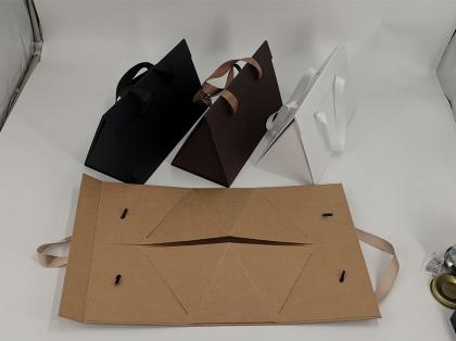 Customizable Foldable Triangle Paper Gift Box