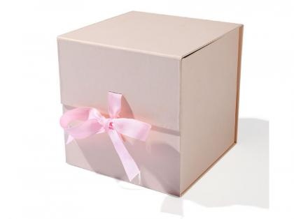 Foldable Magnetic Lid Cardboard Gift Box