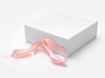 Clothing Wig White Flap Gift Folded Box
