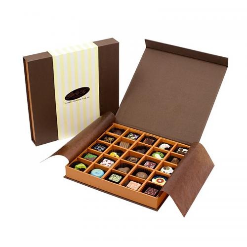 OEM et ODM Custom Exquisite Chocolate Gift Box with Tissue and Paper Cover à vendre