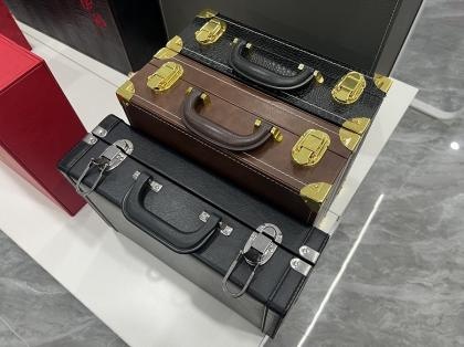 OEM et ODM Custom Leather Jewelry Box Hair Dryer Leather Box Leather Box à vendre