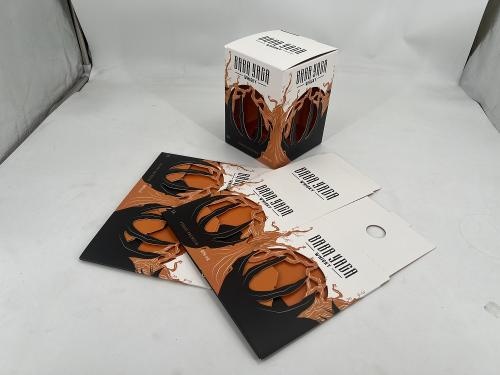 OEM et ODM UV Printing Hollow Wine Packaging Box White Cardboard Paper Box à vendre