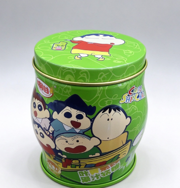 Boîte en fer-blanc en forme de tambour de taille Crayon Shin-Chan : emballage en fer-blanc de qualité alimentaire pour dessin animé personnalisé pour bonbons 